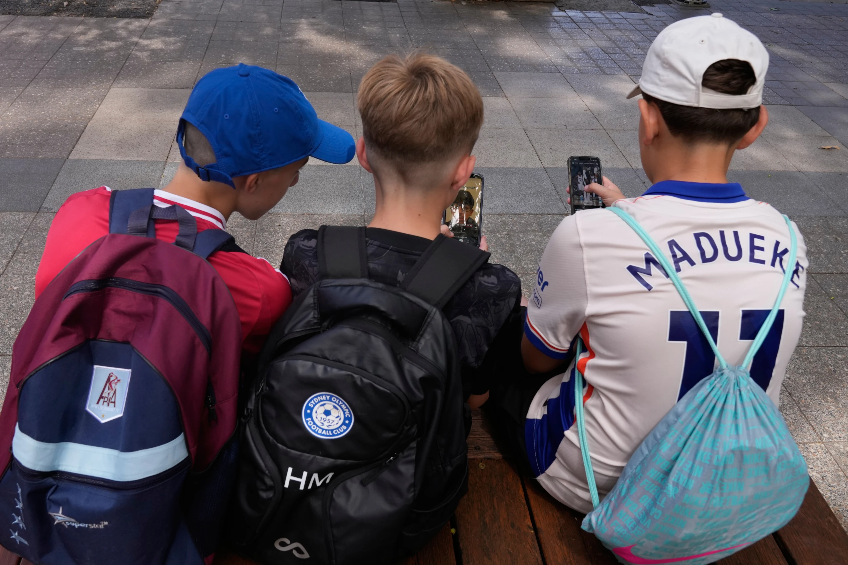 French Lawmakers Approve Sweeping Social Media Ban for Children Under 15
