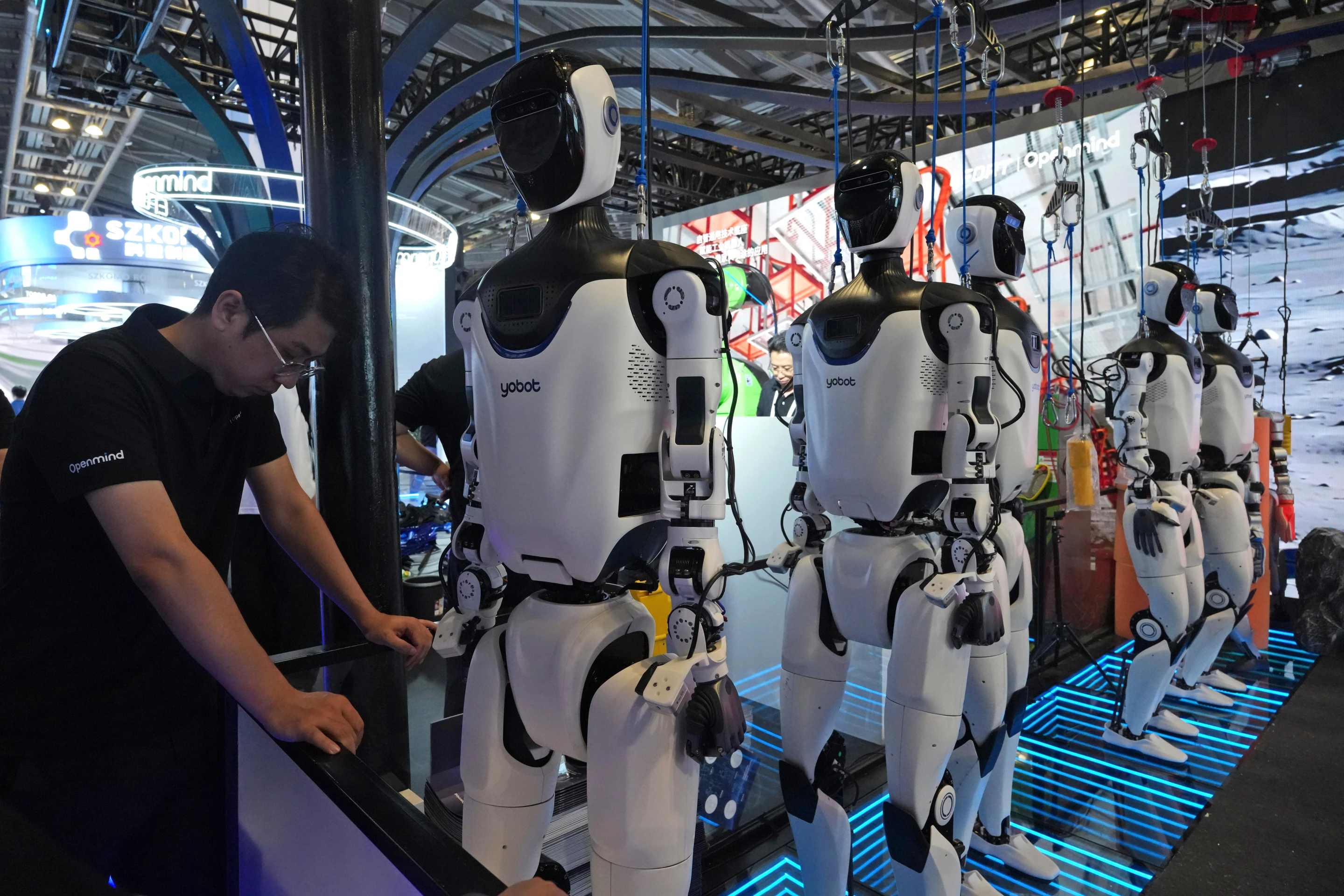 US Bans Foreign-Made Humanoid Robots, Targeting China Over National Security